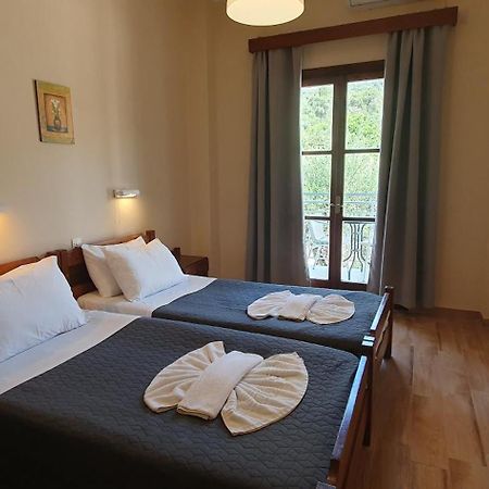 باليوكاستريتسا Phivos Hotel المظهر الخارجي الصورة
