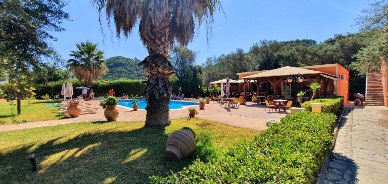باليوكاستريتسا Phivos Hotel المظهر الخارجي الصورة