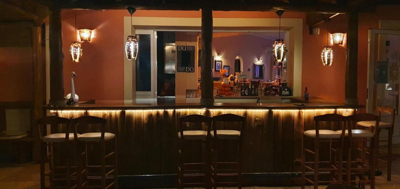 باليوكاستريتسا Phivos Hotel المظهر الخارجي الصورة