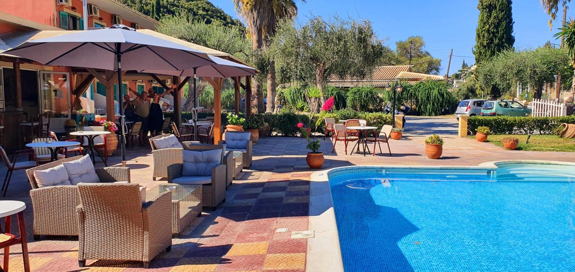 باليوكاستريتسا Phivos Hotel المظهر الخارجي الصورة