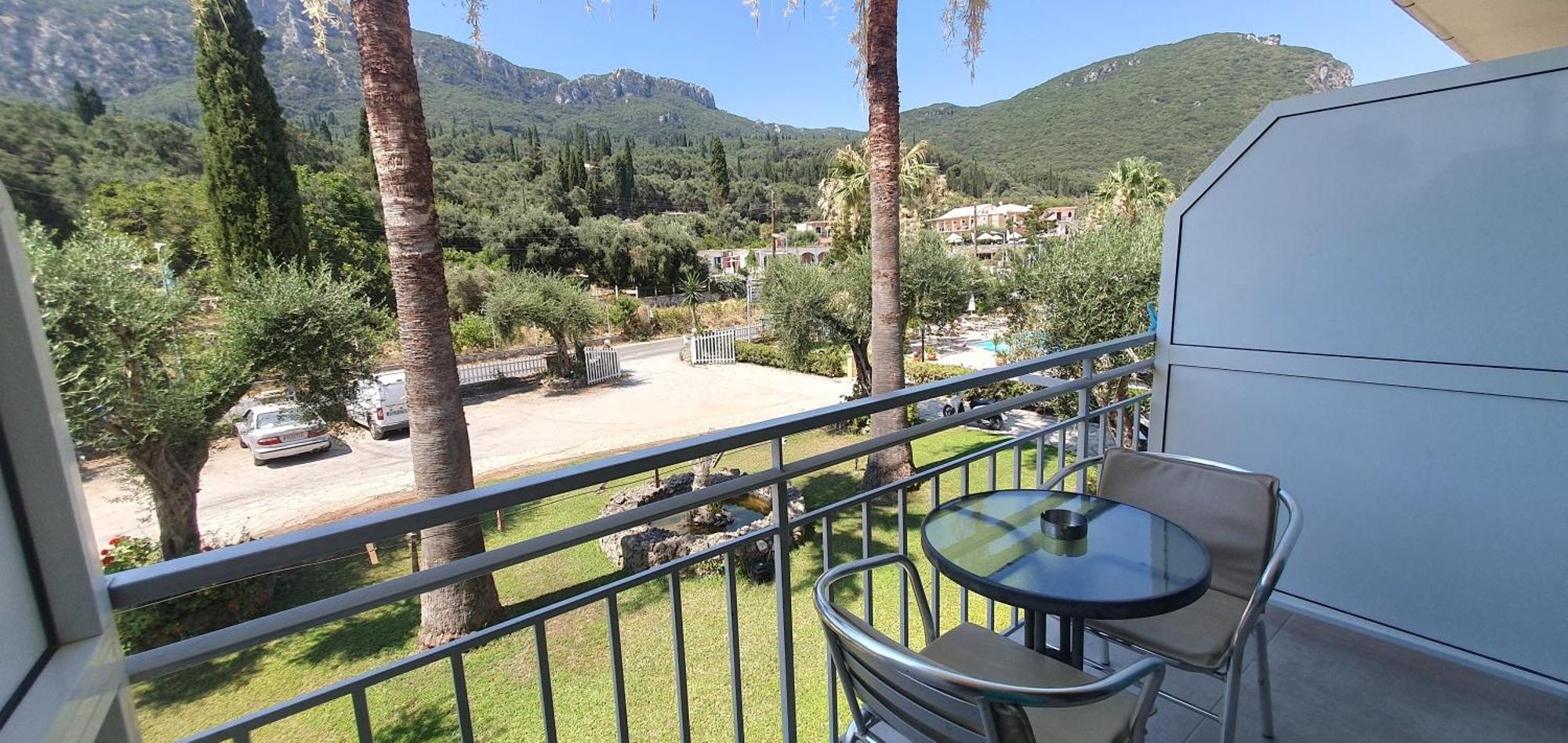 باليوكاستريتسا Phivos Hotel المظهر الخارجي الصورة