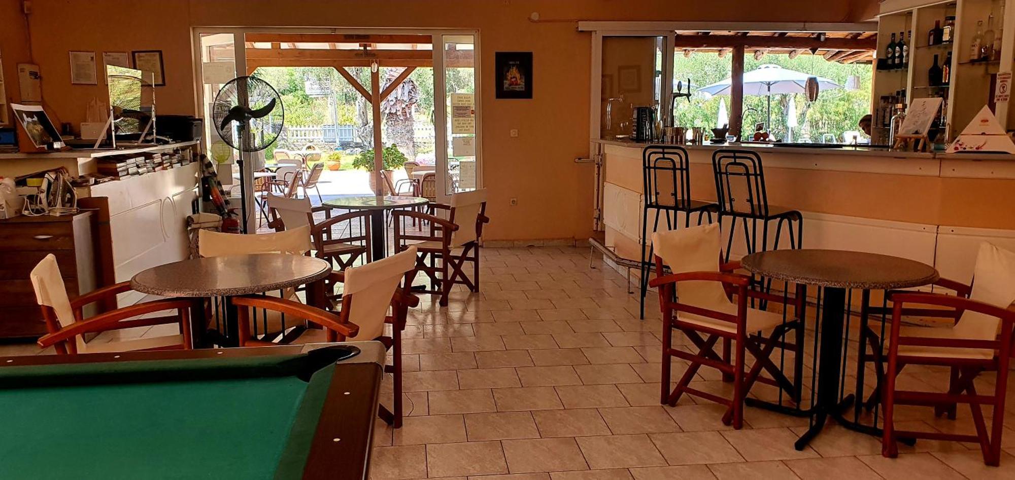 باليوكاستريتسا Phivos Hotel المظهر الخارجي الصورة