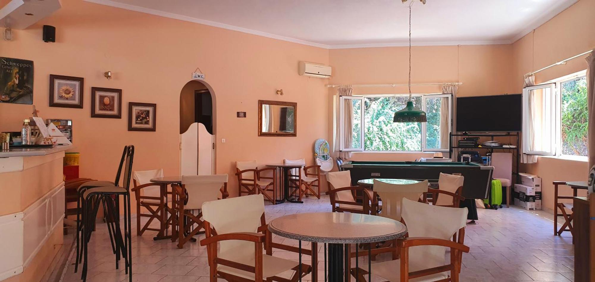 باليوكاستريتسا Phivos Hotel المظهر الخارجي الصورة