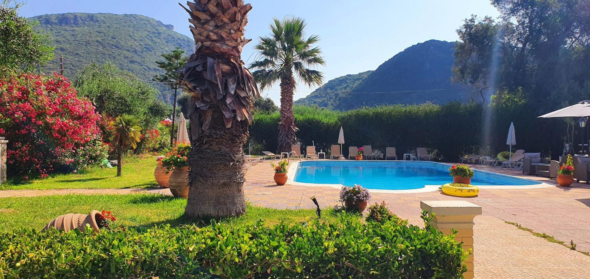 باليوكاستريتسا Phivos Hotel المظهر الخارجي الصورة