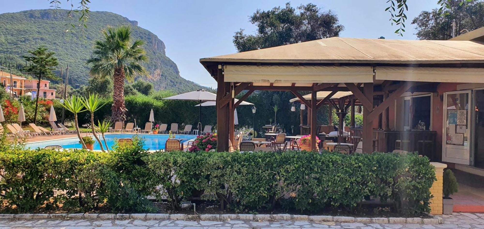 باليوكاستريتسا Phivos Hotel المظهر الخارجي الصورة