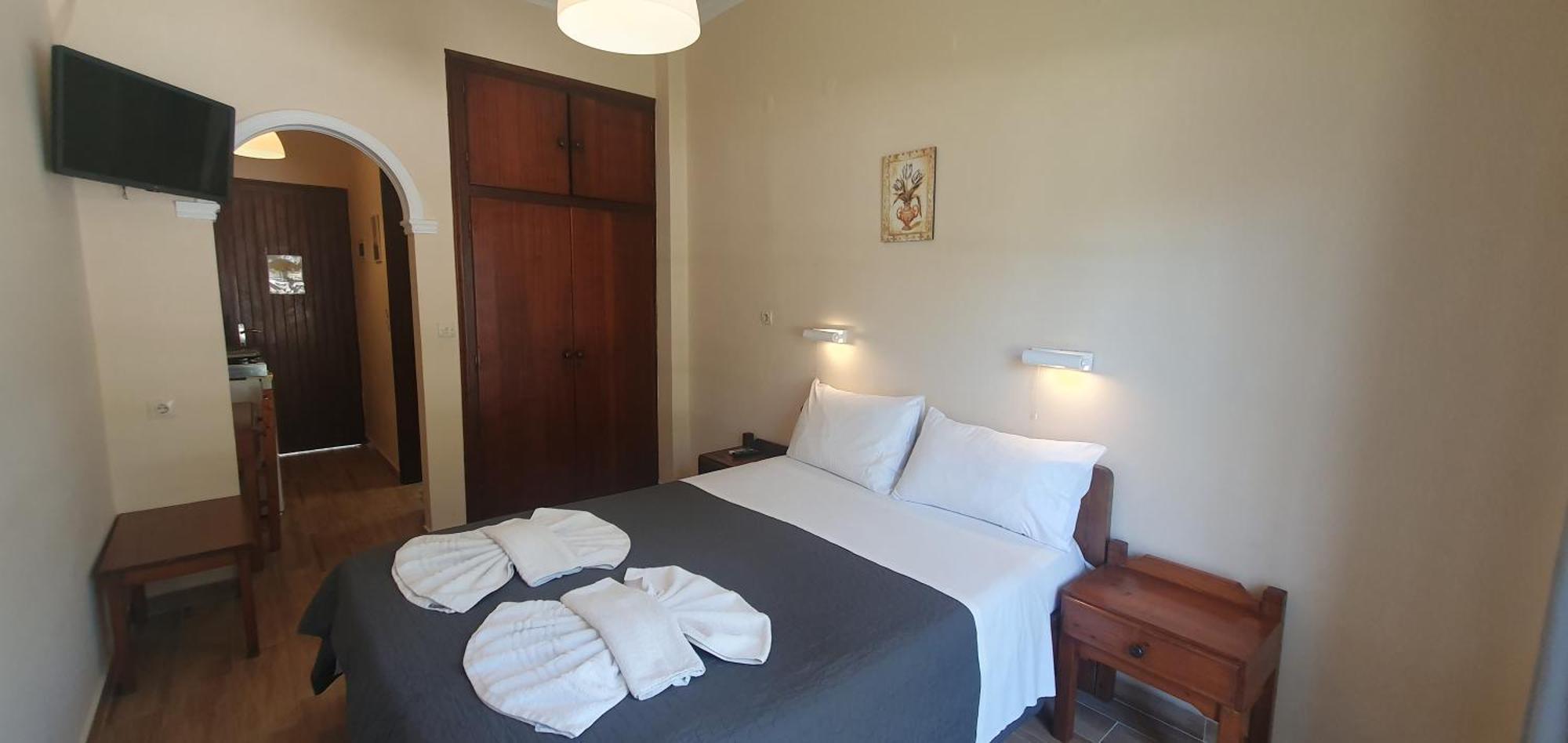 باليوكاستريتسا Phivos Hotel المظهر الخارجي الصورة