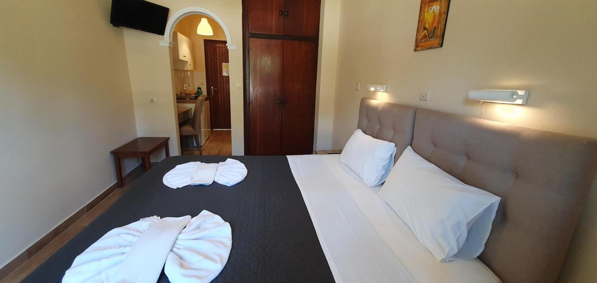 باليوكاستريتسا Phivos Hotel المظهر الخارجي الصورة