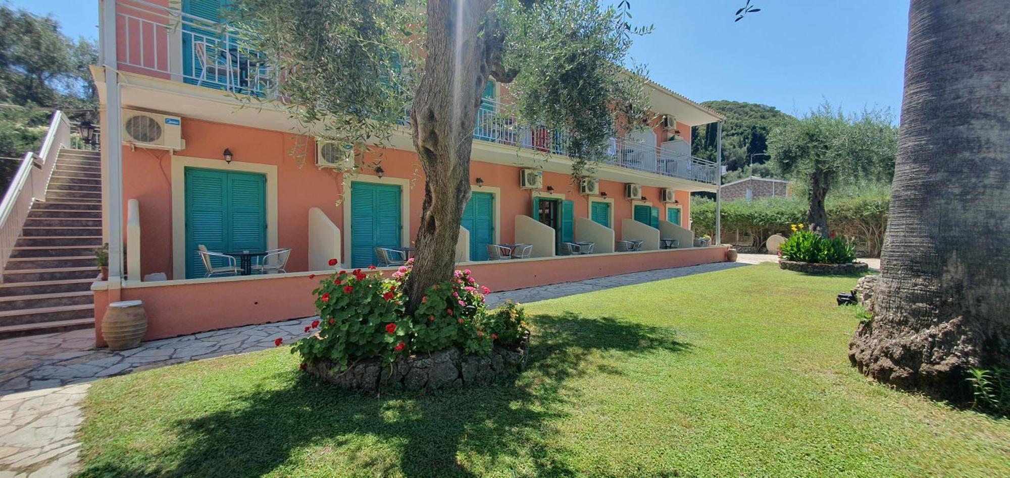 باليوكاستريتسا Phivos Hotel المظهر الخارجي الصورة