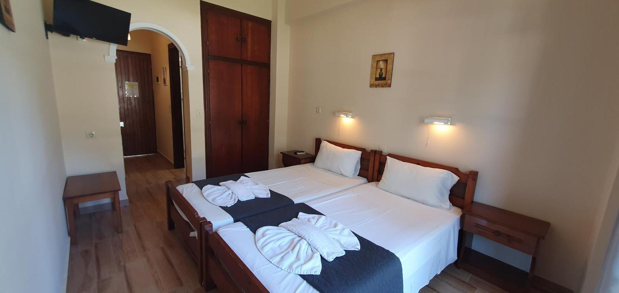 باليوكاستريتسا Phivos Hotel المظهر الخارجي الصورة