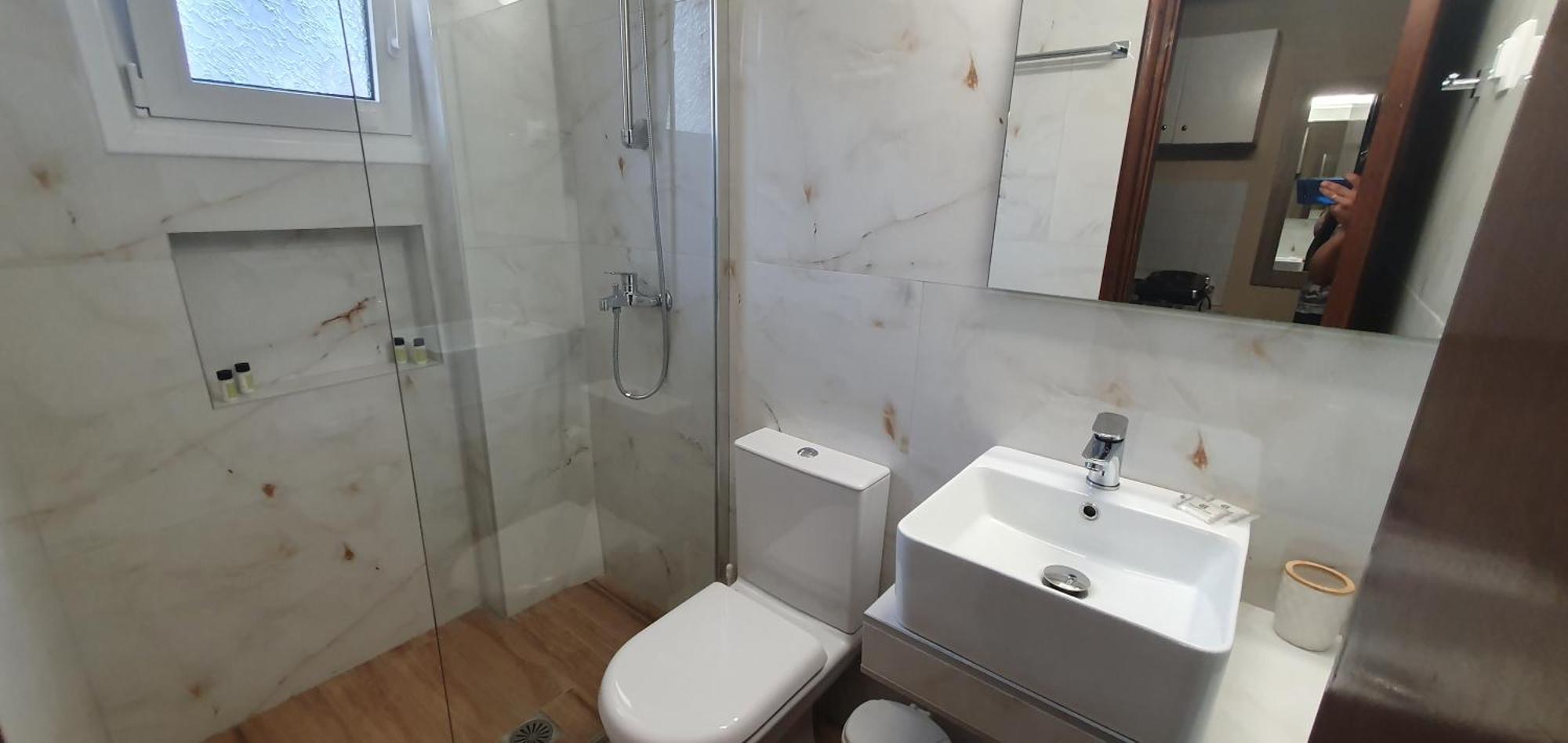 باليوكاستريتسا Phivos Hotel المظهر الخارجي الصورة